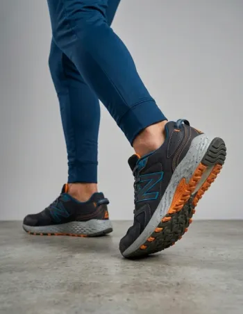 Used New Balance 410 v7 Running Shoes