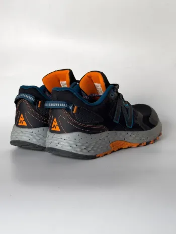 Used New Balance 410 v7 bike — image 5 of 14