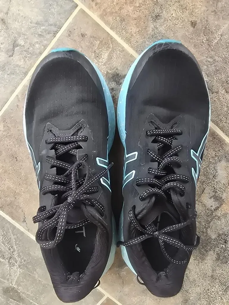 Asics Novablast 4 bike d'occasion — image 8 sur 12