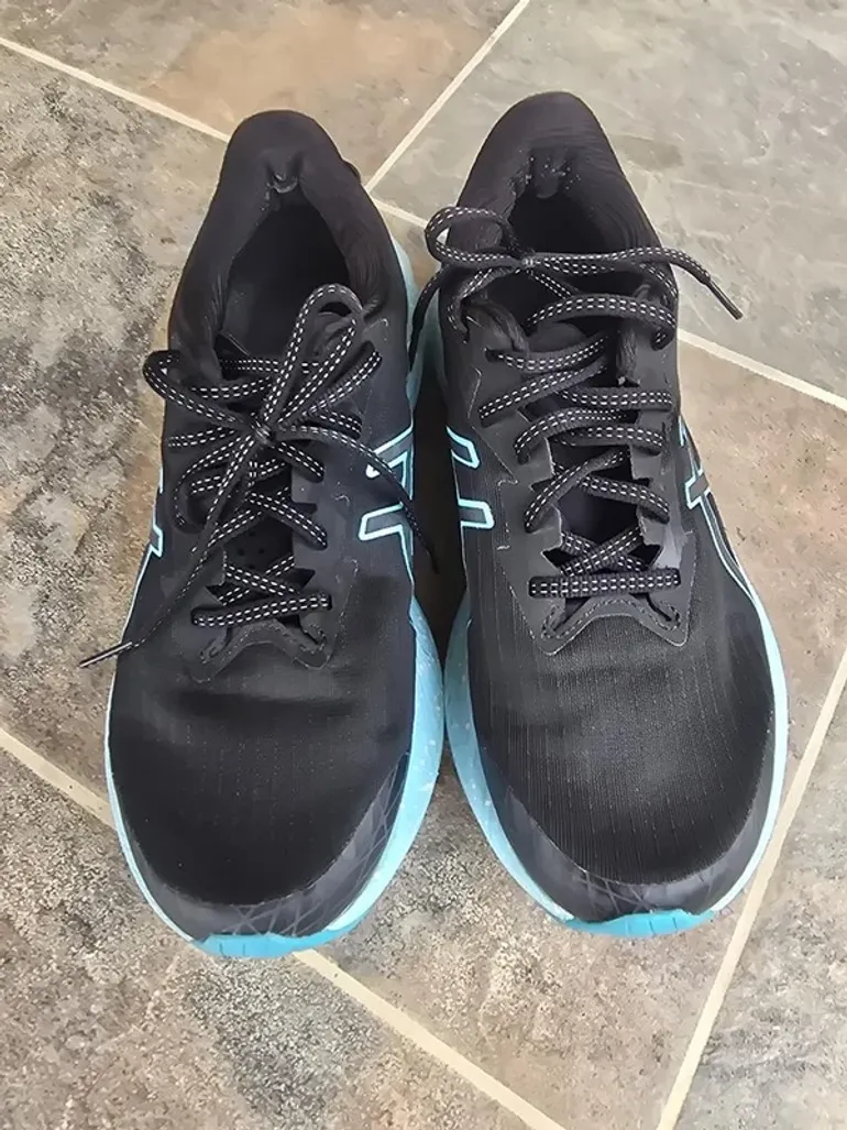 Asics Novablast 4 bike d'occasion — image 11 sur 12