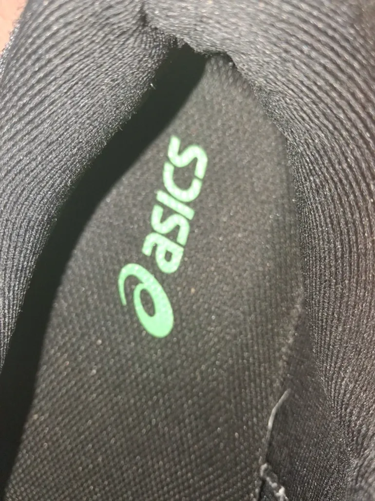 Used Asics Running Shoes bike — image 5 of 6