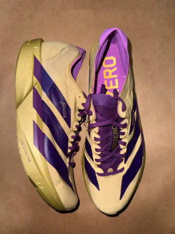 Käytetty Adidas ADIZERO TAKUMI SEN 11 Running Shoes