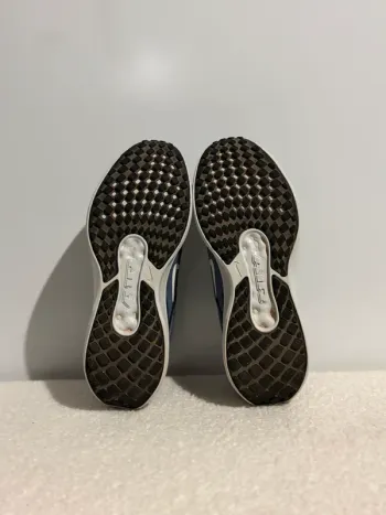 Used Nike Sport Shoes bike — image 6 of 7