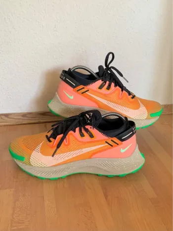 Used Pegasus Trail 2 Running Shoes