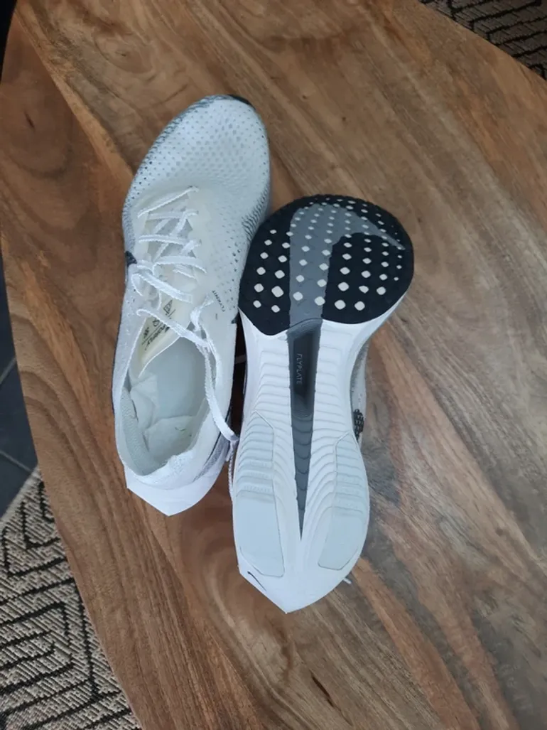 Used Autre Vaporfly 3 bike — image 2 of 7