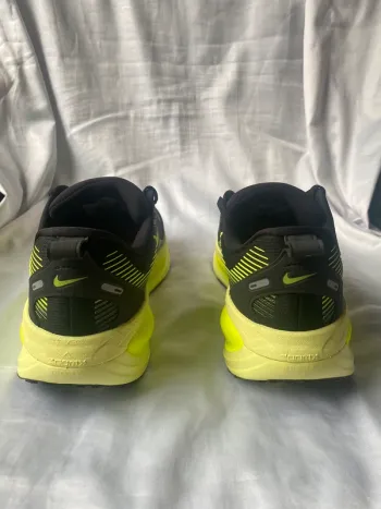 Używany Nike Vomero 18 bike — zdjęcie 9 z 15