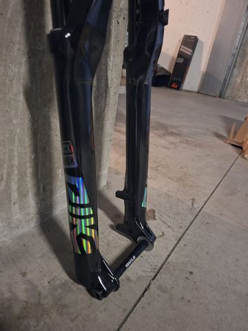 Brugt RockShox Pike 2023 bike — billede 2 af 5