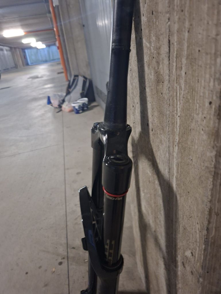 Brugt RockShox Pike 2023 bike — billede 3 af 5