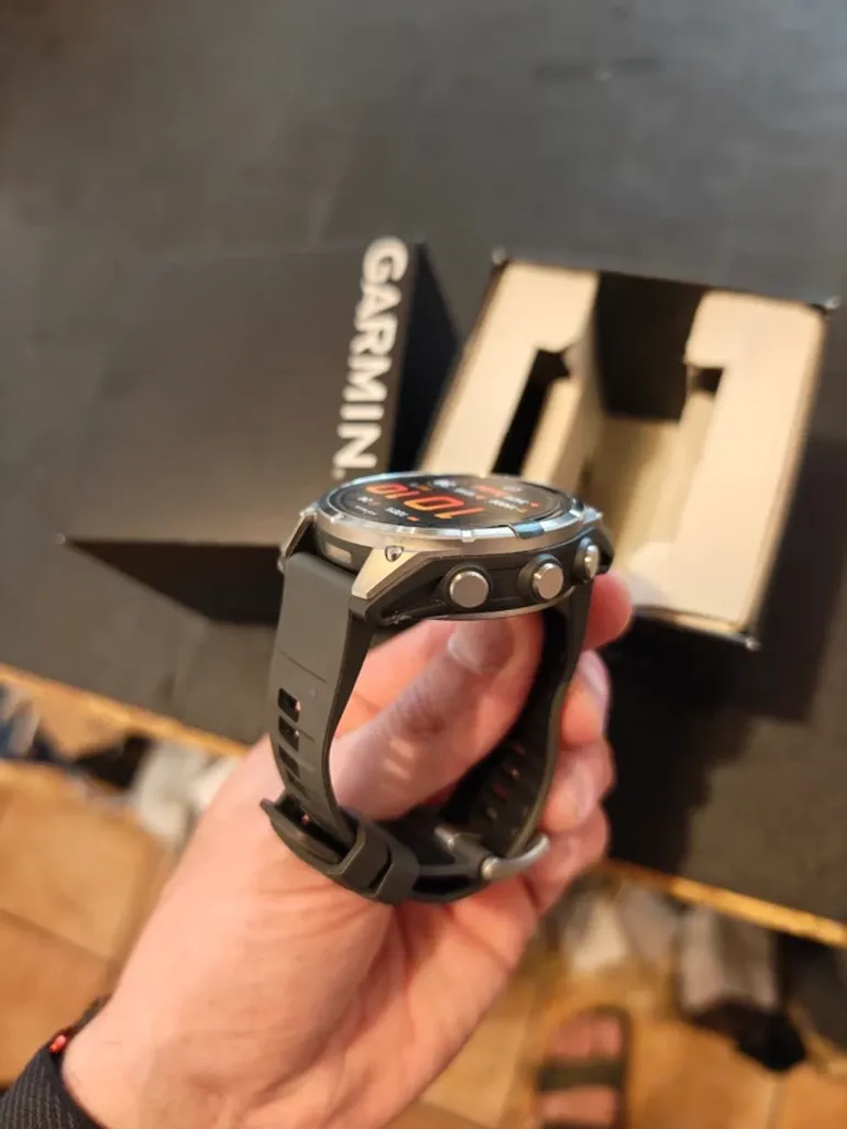 Used Garmin Fenix 8 pro 47mm bike — image 4 of 6