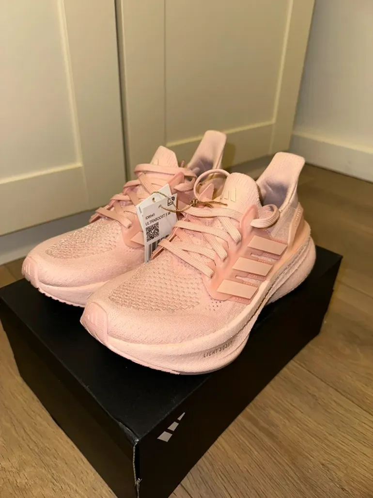 Used Adidas Ultraboost 5 bike — image 5 of 6