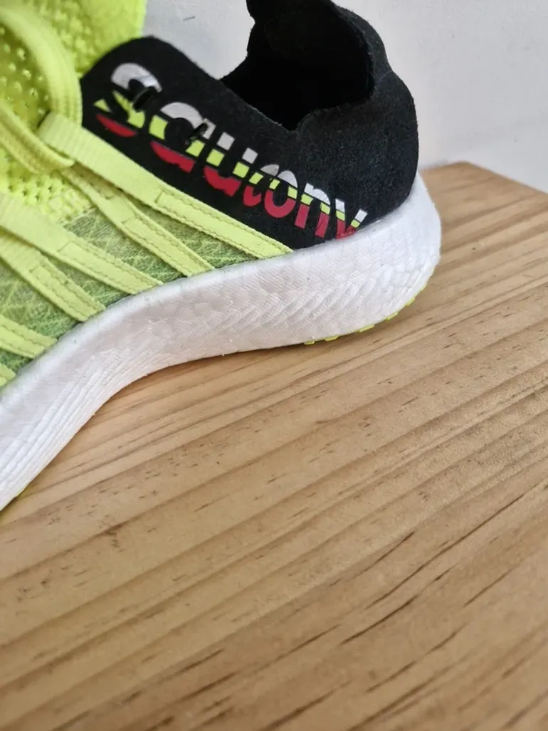 Used Saucony Sneakers bike — image 4 of 7