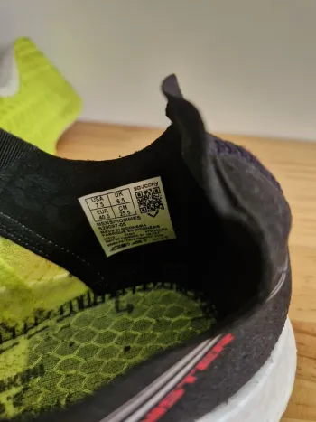 Used Saucony Sneakers bike — image 6 of 7