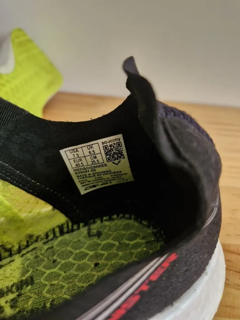 Used Saucony Sneakers bike — image 6 of 7