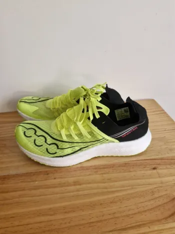 Used Saucony Sneakers Running Shoes