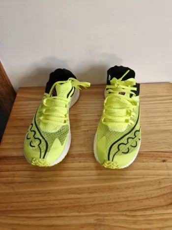 Used Saucony Sneakers bike — image 2 of 7