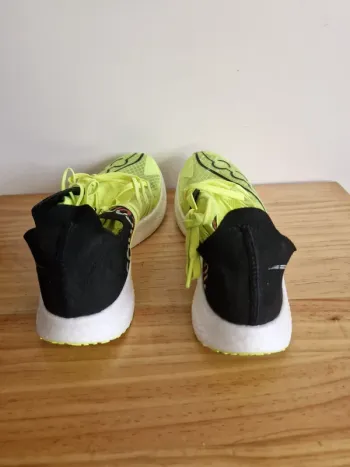 Used Saucony Sneakers bike — image 5 of 7