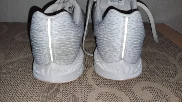 Brugt Nike Running Damenschuhe bike — billede 2 af 10