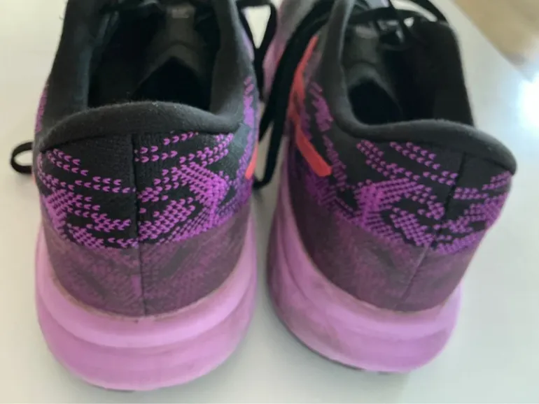 Used Asics Novablast 3 bike — image 3 of 5