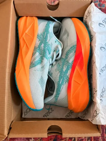Asics Novablast 5 Running Shoes d'occasion
