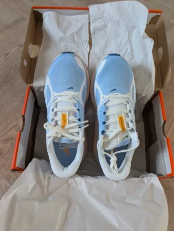 Used Transition Structure Plus Running Shoes
