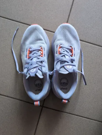 Used Asics Novablast 5 bike — image 2 of 6