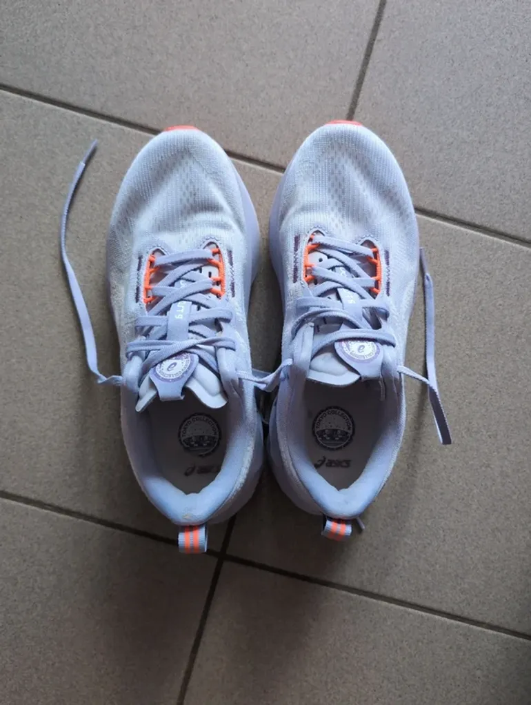 Used Asics Novablast 5 bike — image 2 of 6