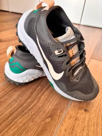 Used Bianchi Wildhorse Running Shoes