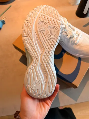 Asics Gel Tactic 13 bike d'occasion — image 3 sur 5