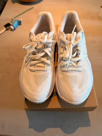 Used Asics Gel Tactic 13 Volleyball