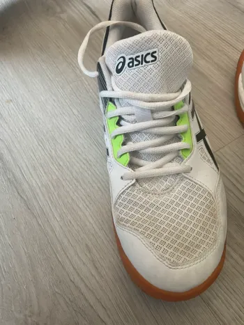 Used Asics GEL-TASK Volleyball