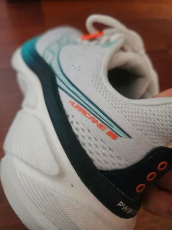 Used Saucony Running Shoes bike — image 5 of 5