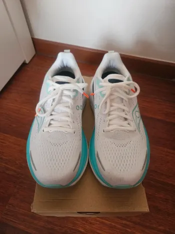 Used Saucony Running Shoes Running Shoes