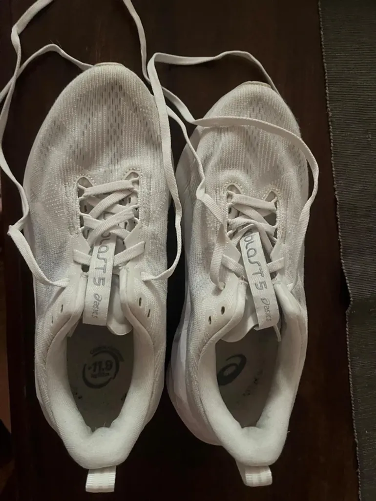 Asics Novablast 5 bike d'occasion — image 2 sur 2