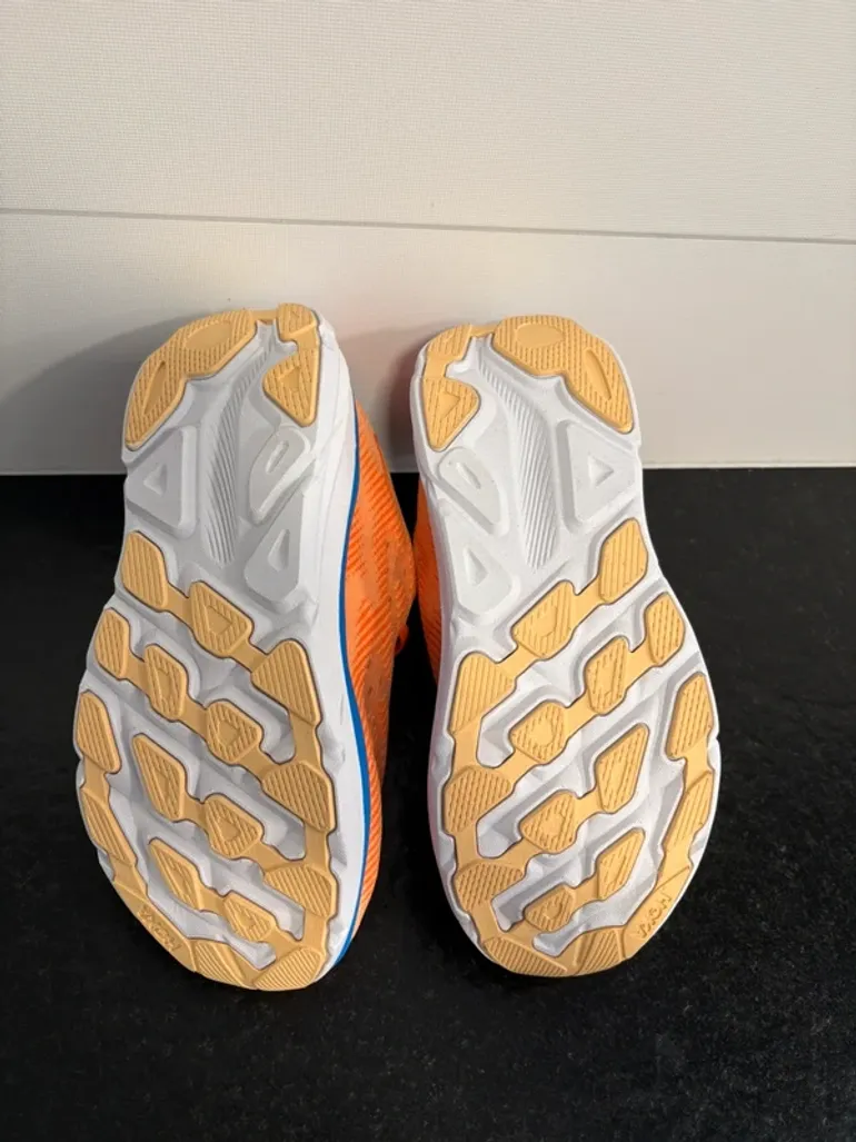 Used Hoka Clifton 9 bike — image 3 of 5