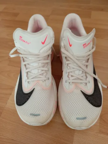 Used Nike Zoom Fly Running Shoes