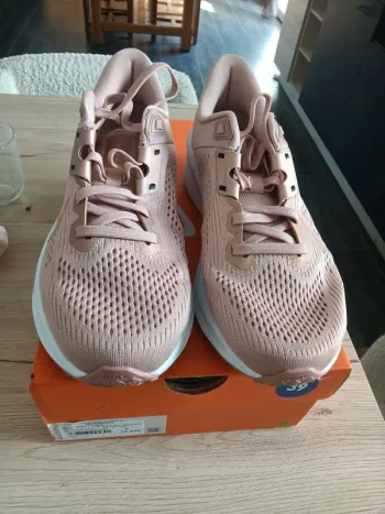 Used Nike Quest Running Shoes