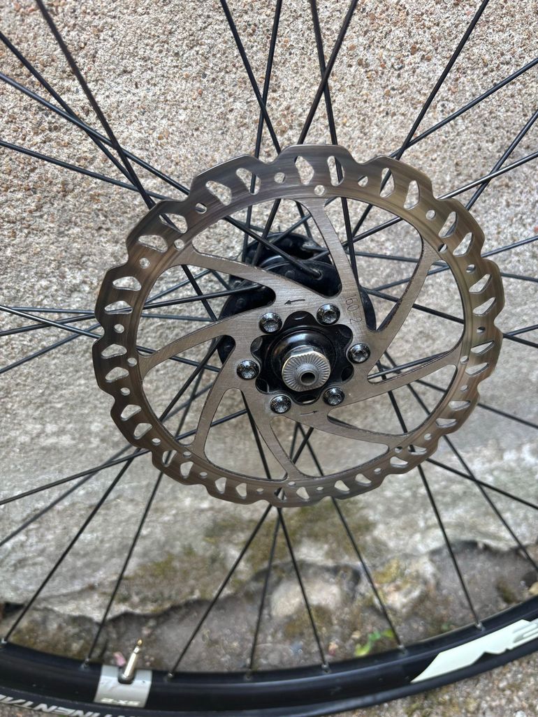Used Giant Complete Wheels bike — image 3 of 4