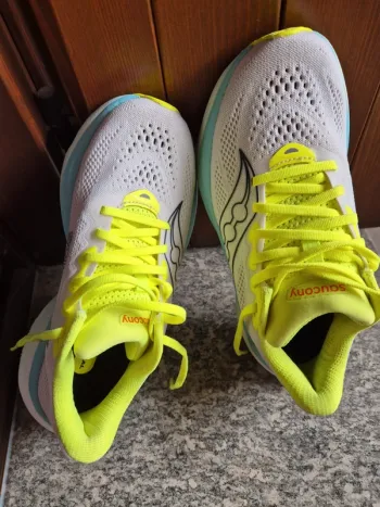 Käytetty Saucony Ride 38 Running Shoes