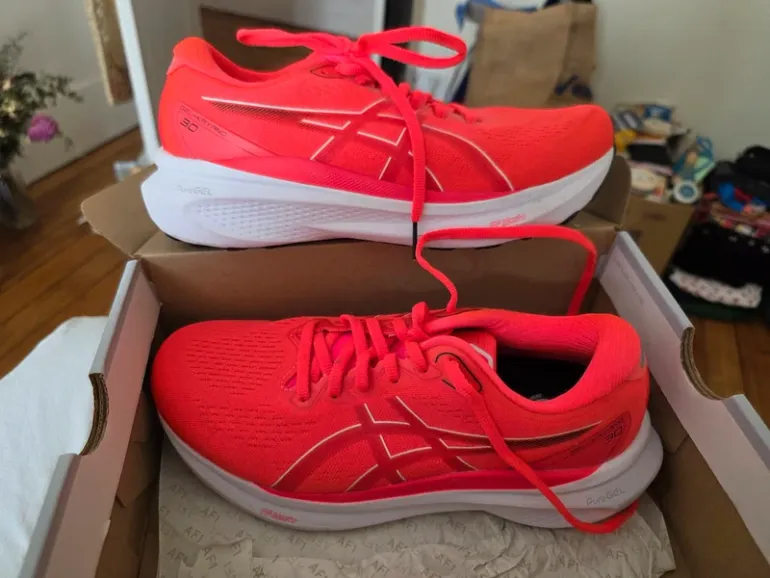 Tweedehands Asics Gel Kayano 30 bike — afbeelding 2 van 9