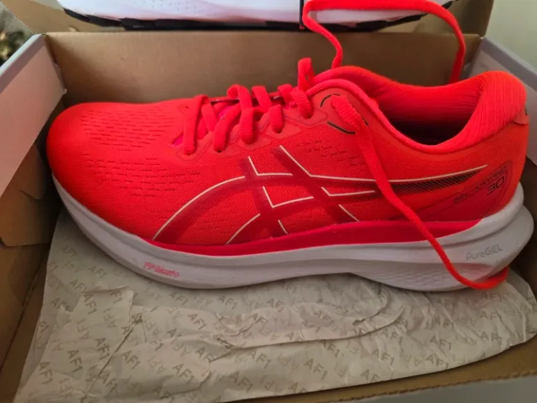 Tweedehands Asics Gel Kayano 30 bike — afbeelding 3 van 9