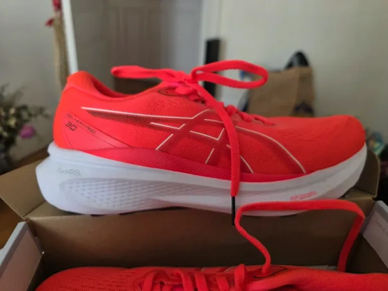 Tweedehands Asics Gel Kayano 30 bike — afbeelding 4 van 9