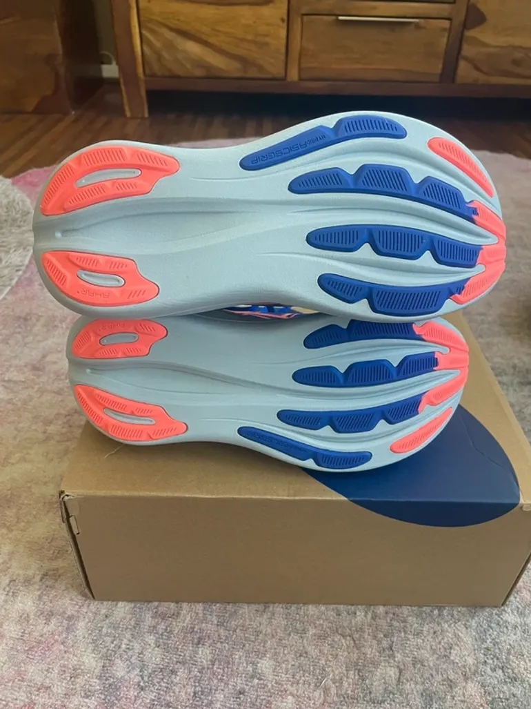 Used Asics Gel Nimbus 28 bike — image 6 of 7