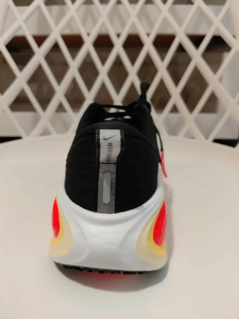 Tweedehands Nike Vomero Plus bike — afbeelding 4 van 12