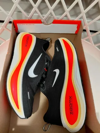 Tweedehands Nike Vomero Plus bike — afbeelding 11 van 12