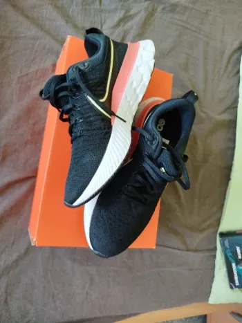 Käytetty Nike React Infinity Flyknit Running Shoes