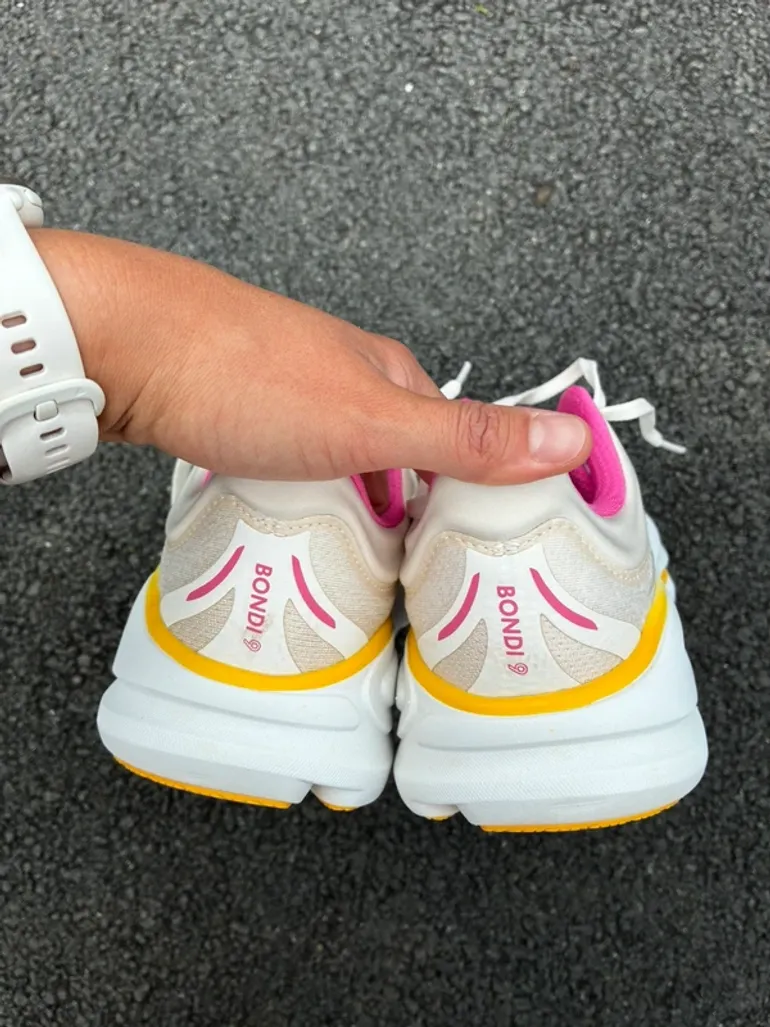 Tweedehands Hoka Bondi 9 bike — afbeelding 4 van 7