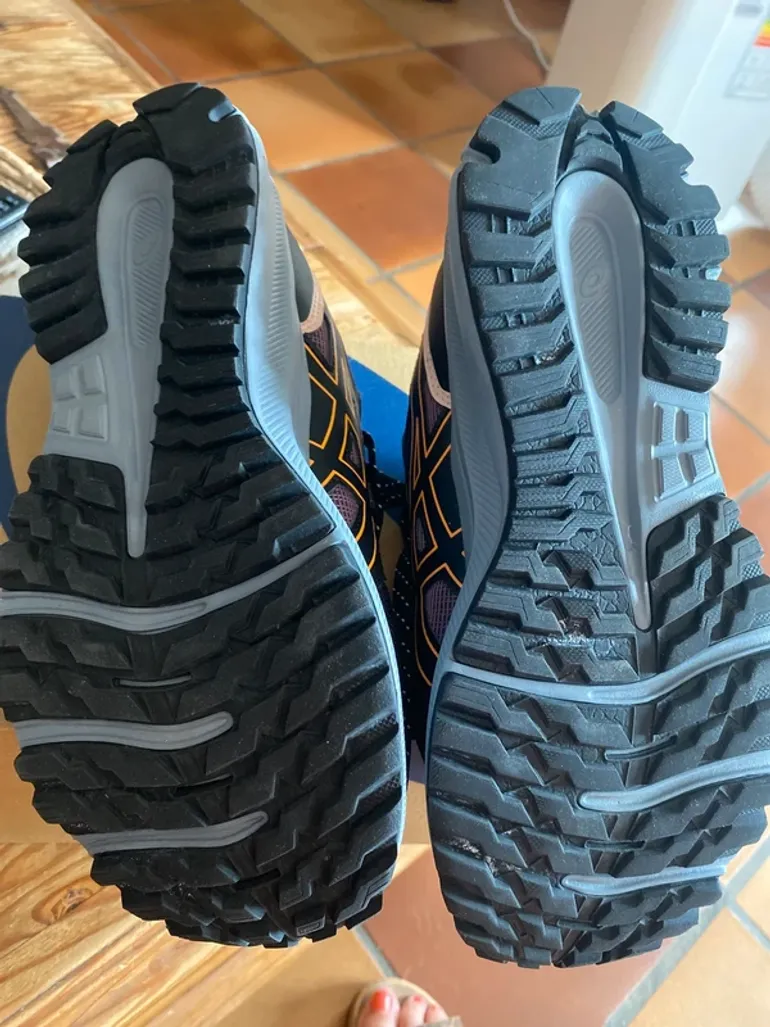 Brugt Asics Trail bike — billede 2 af 3