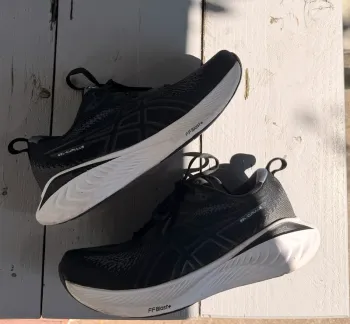 Used Asics Gel-Cumulus Running Shoes