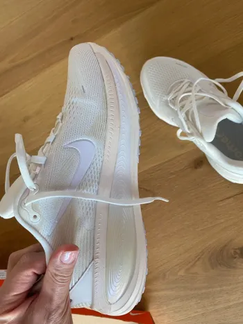 Použité Nike Vomero ZoomX bike — obrázek 5 z 7