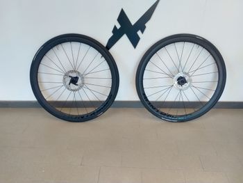 Used Bontrager Aeolus Elite 35 TLR Disc Road Wheel 2024 Wheels